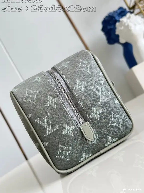 AAA Replica Ru VUITTON DOPP LOCKER KIT LOUIS bag-23*13*12CM 0621